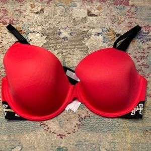 Victoria’s Secret Red And Black Lined Wear Everywhere T-Shirt Bra Size 34D